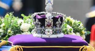 Reina Isabel II: ¿por qué se afirma que la corona que llevará Camila Parker está “maldita”?